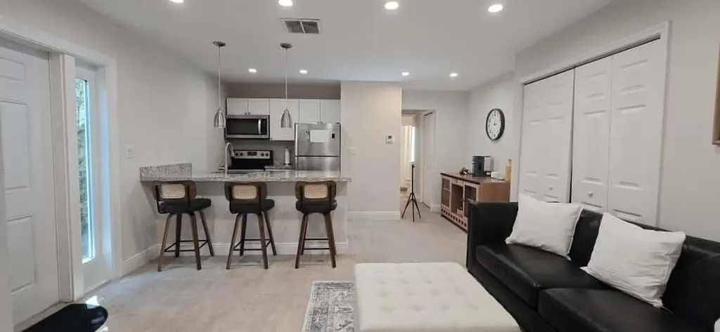 1215 NE 13th Avenue Fort Lauderdale FL 33304