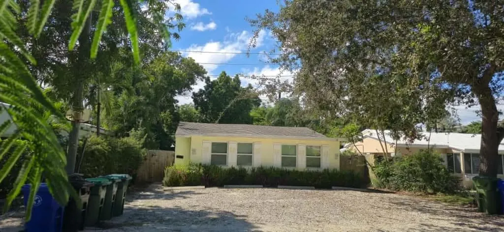 1215 NE 13th Avenue Fort Lauderdale FL 33304