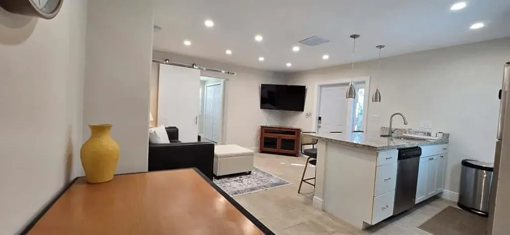 1215 NE 13th Avenue Fort Lauderdale FL 33304