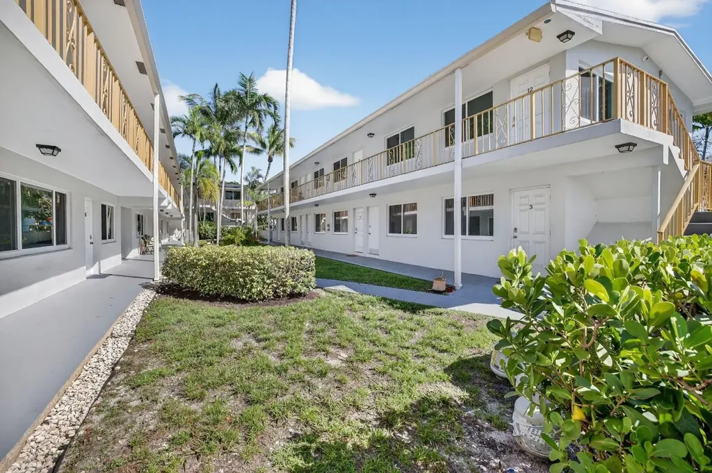 1821 Middle River Drive Fort Lauderdale FL 33305
