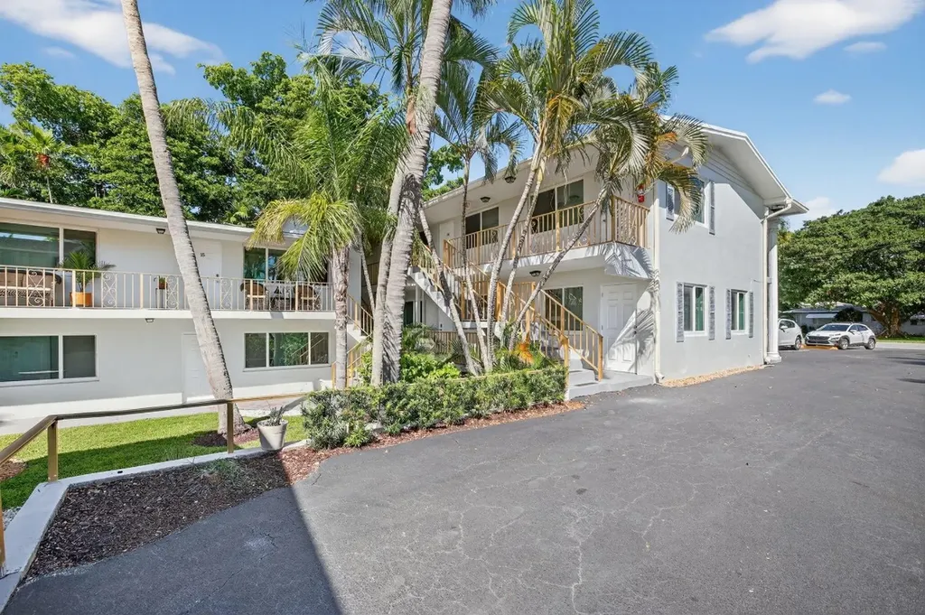 1821 Middle River Drive Fort Lauderdale FL 33305