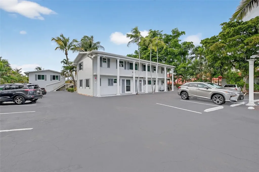 1821 Middle River Drive Fort Lauderdale FL 33305