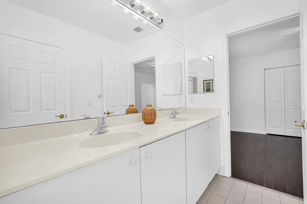 1427 NW 34th Way Fort Lauderdale FL 33311