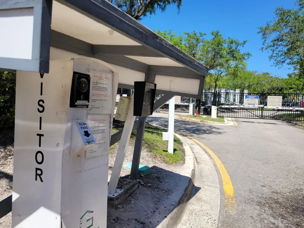 1427 NW 34th Way Fort Lauderdale FL 33311