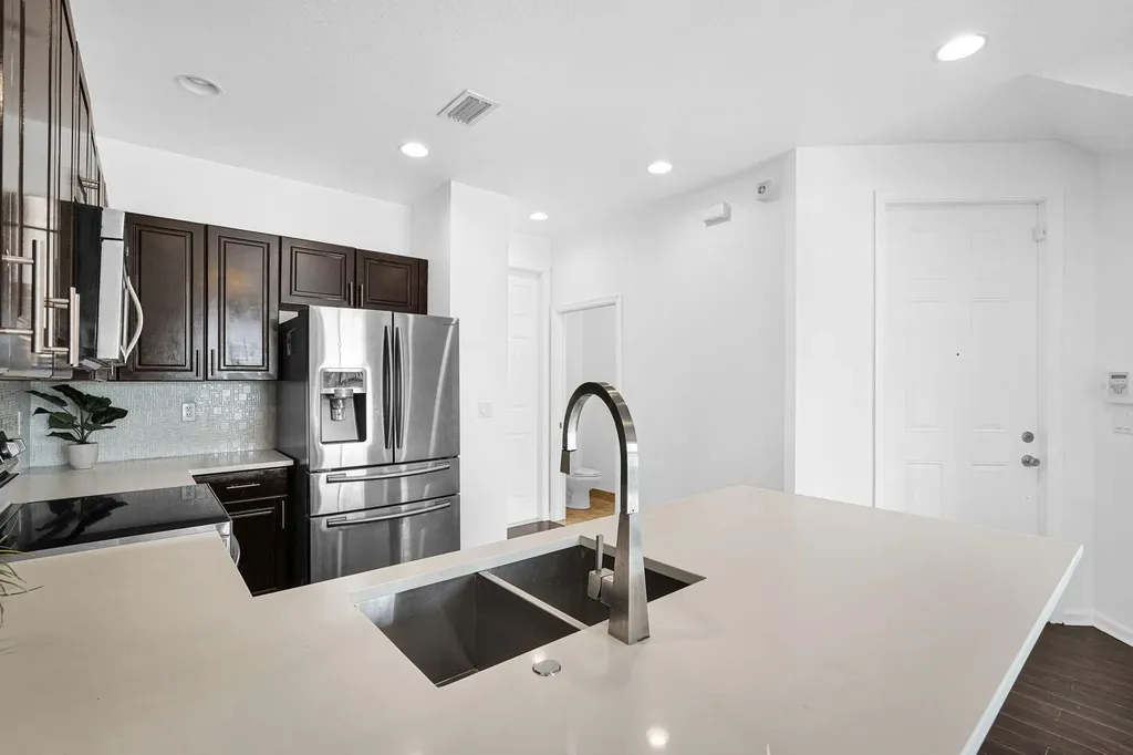 1427 NW 34th Way Fort Lauderdale FL 33311