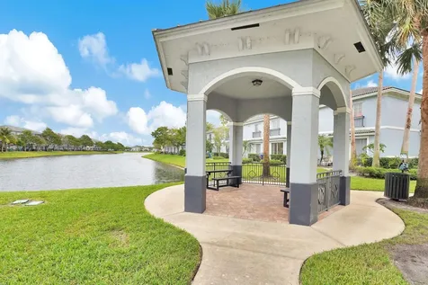 1427 NW 34th Way Fort Lauderdale FL 33311