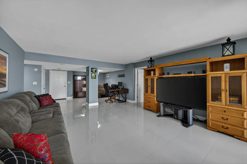 1010 S Ocean Boulevard Pompano Beach FL 33062