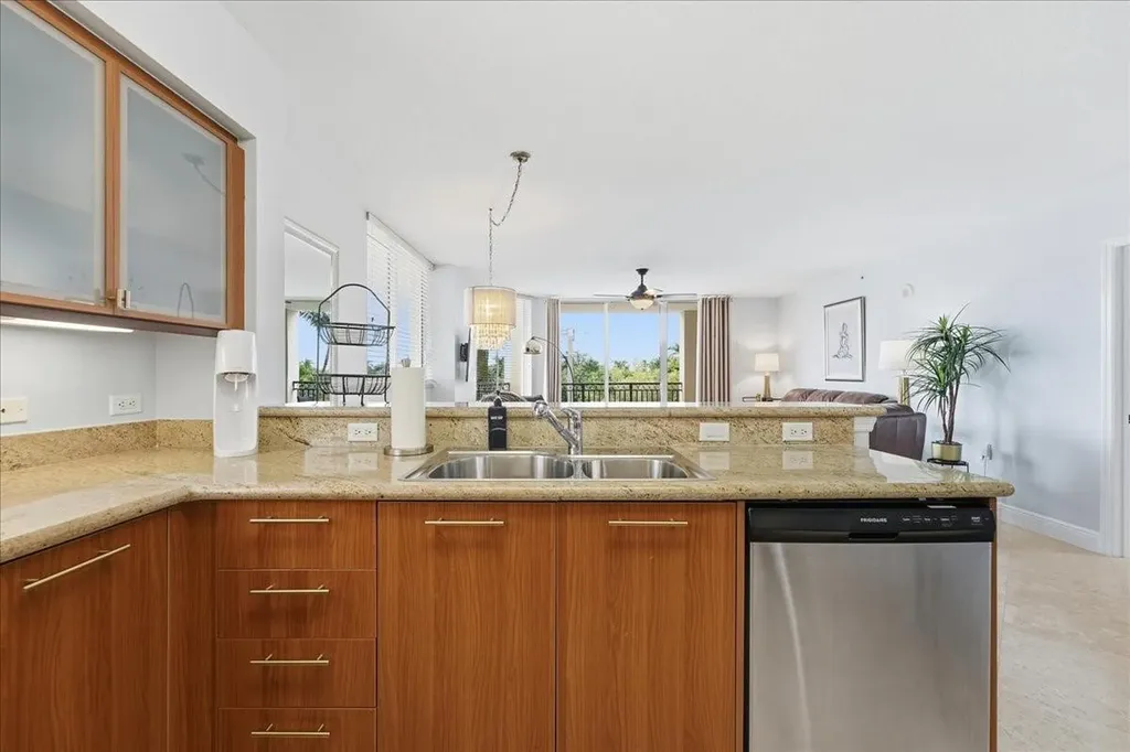 2011 N Ocean Boulevard Fort Lauderdale FL 33305