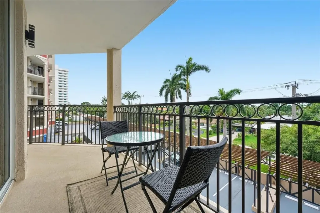 2011 N Ocean Boulevard Fort Lauderdale FL 33305