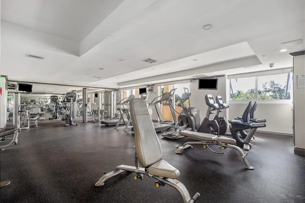 2011 N Ocean Boulevard Fort Lauderdale FL 33305