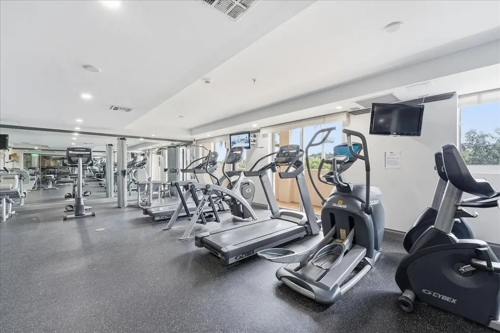 2011 N Ocean Boulevard Fort Lauderdale FL 33305