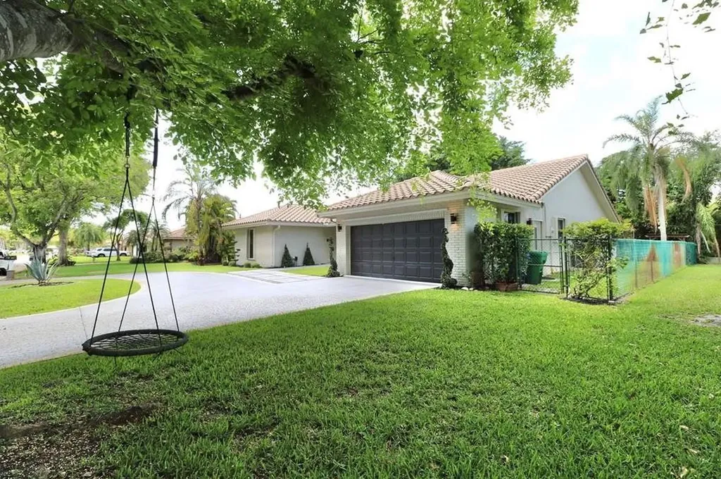 10859 NW 14th Street Coral Springs FL 33071