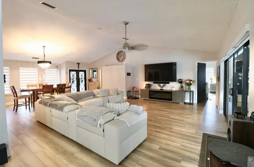 10859 NW 14th Street Coral Springs FL 33071
