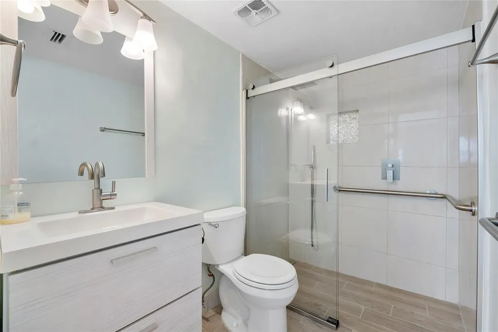 1951 NE 39th Street Lighthouse Point FL 33064