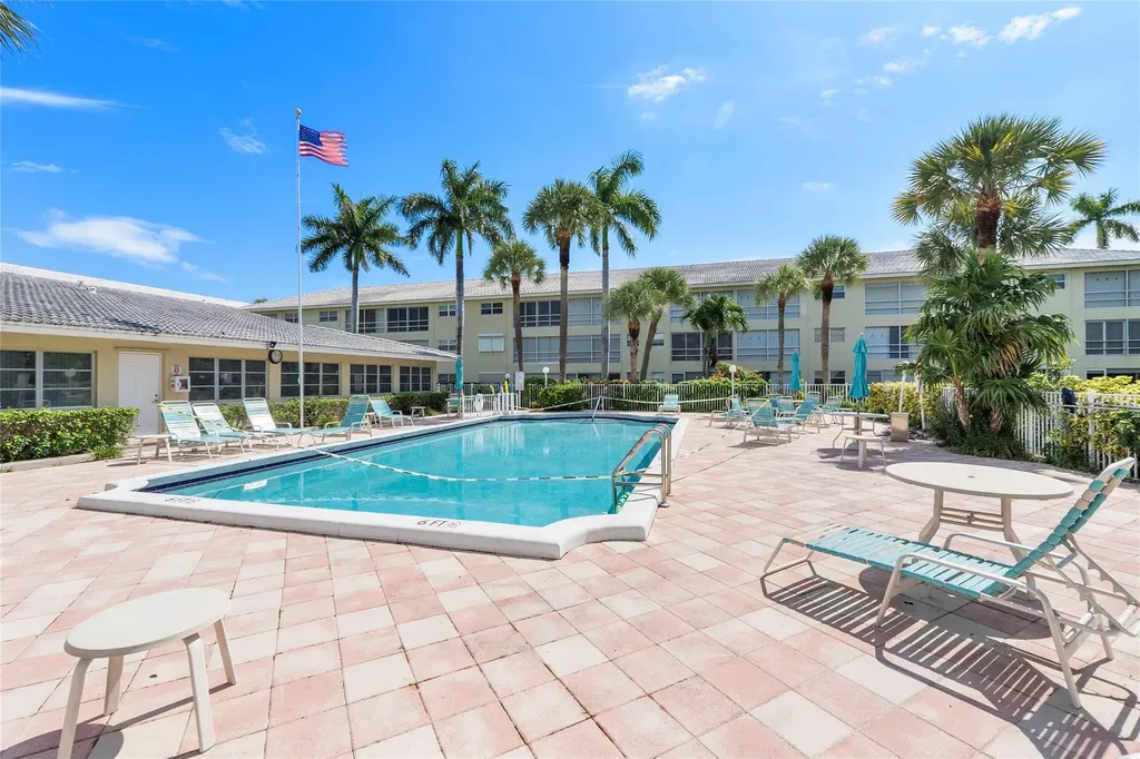 1951 NE 39th Street Lighthouse Point FL 33064