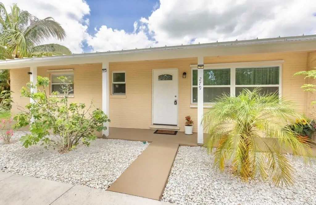 279 Hach Lane West Palm Beach FL 33415