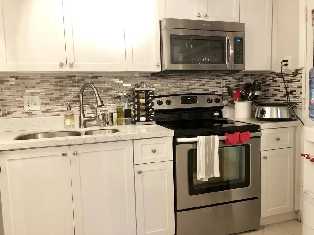 4060 N Hills Drive Hollywood FL 33021