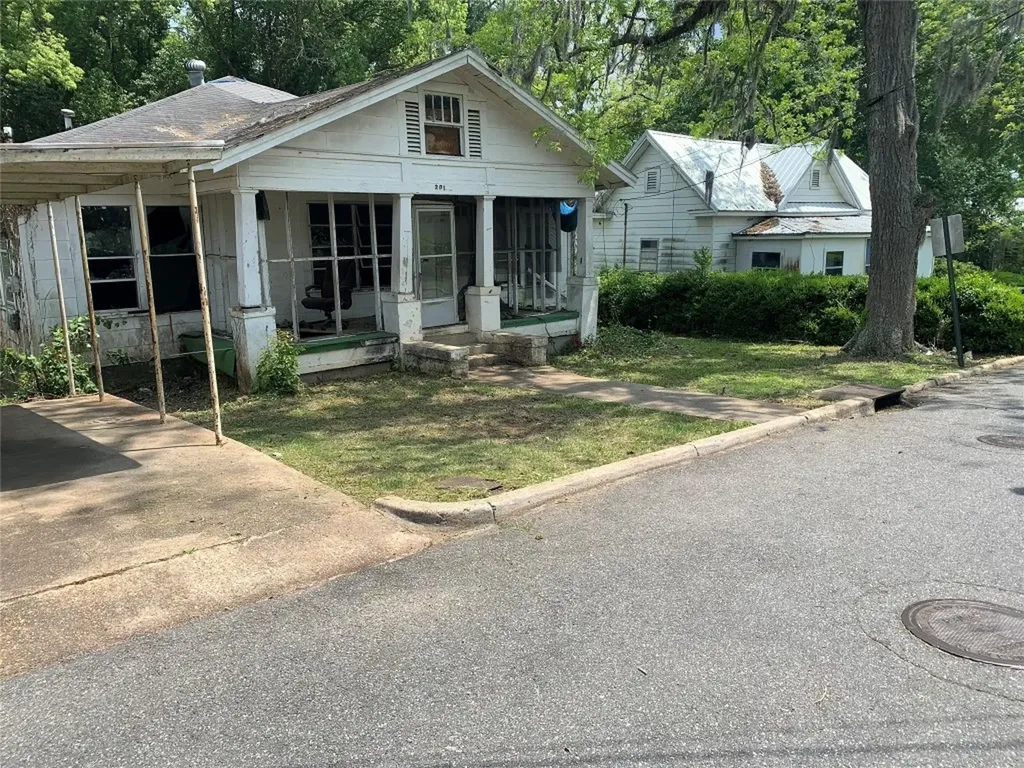 201 S Love Quincy FL 32351