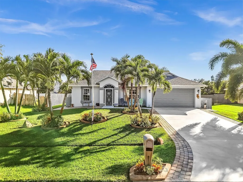 634 SE Thanksgiving Avenue Port St Lucie FL 34984