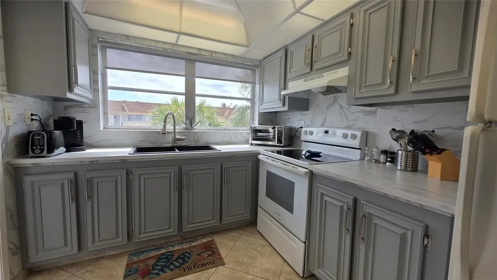 4047 NW 16th Street Fort Lauderdale FL 33313