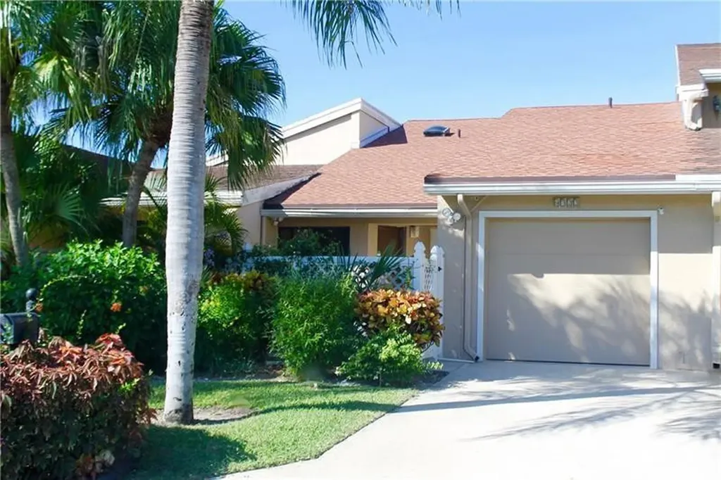 6722 Canary Palm Circle Boca Raton FL 33433