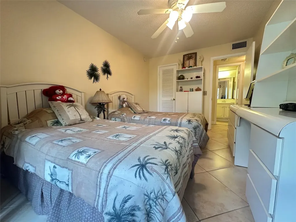 455 Durham O Deerfield Beach FL 33442
