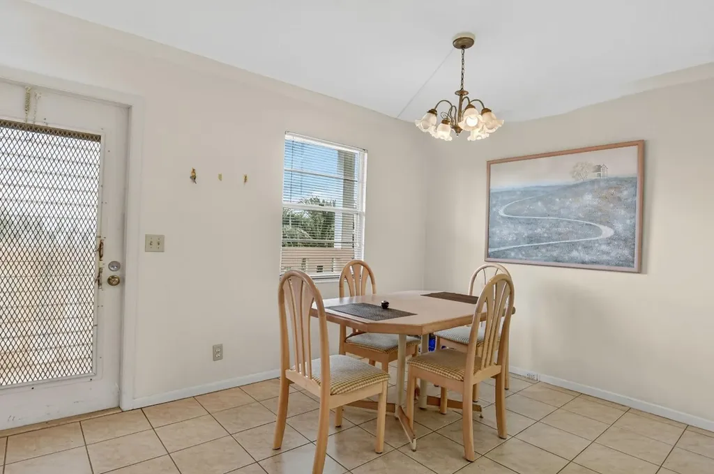 3025 Guildford B Boca Raton FL 33434