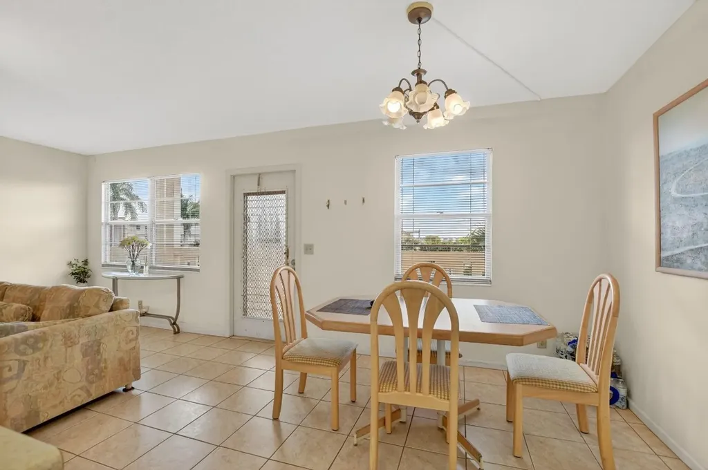 3025 Guildford B Boca Raton FL 33434