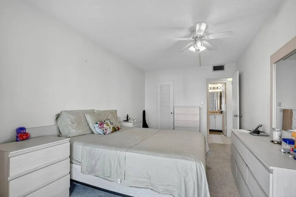 3025 Guildford B Boca Raton FL 33434