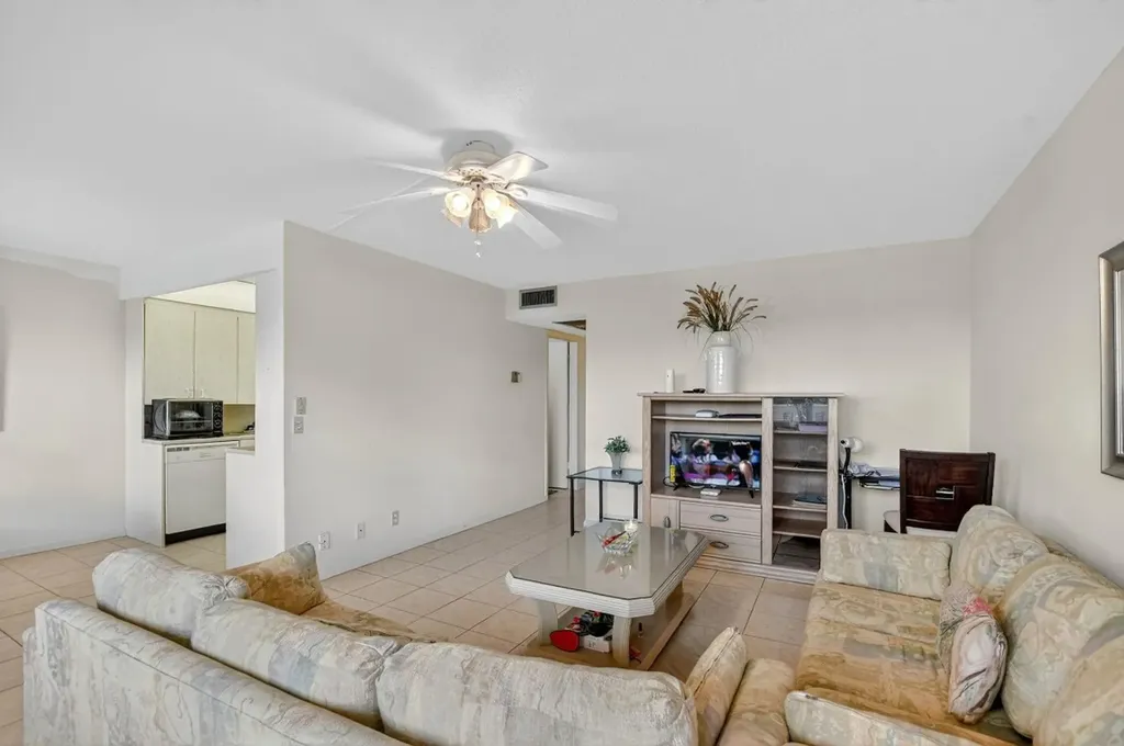3025 Guildford B Boca Raton FL 33434