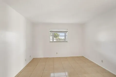4090 NW 42nd Avenue Lauderdale Lakes FL 33319