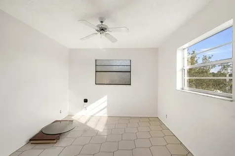4090 NW 42nd Avenue Lauderdale Lakes FL 33319