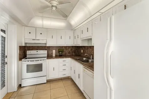 4090 NW 42nd Avenue Lauderdale Lakes FL 33319