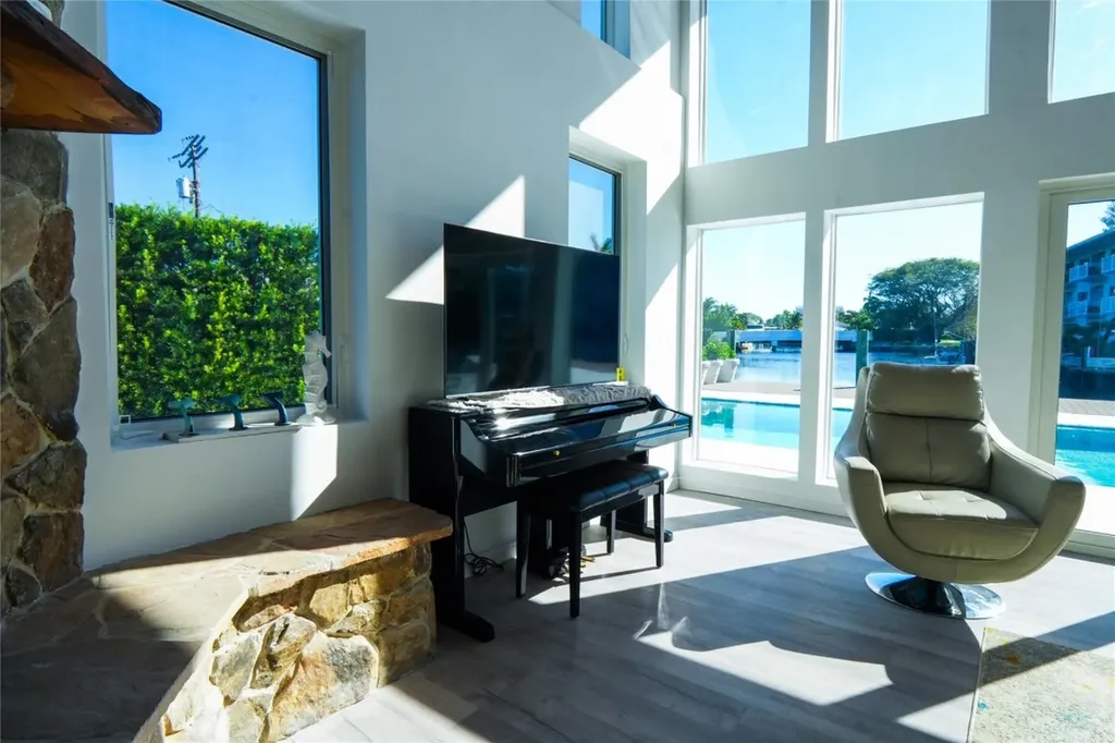 600 N Victoria Terrace Fort Lauderdale FL 33304
