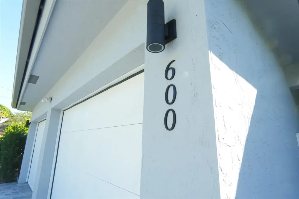 600 N Victoria Terrace Fort Lauderdale FL 33304