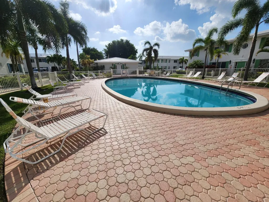 1821 NE 62nd Street Fort Lauderdale FL 33308
