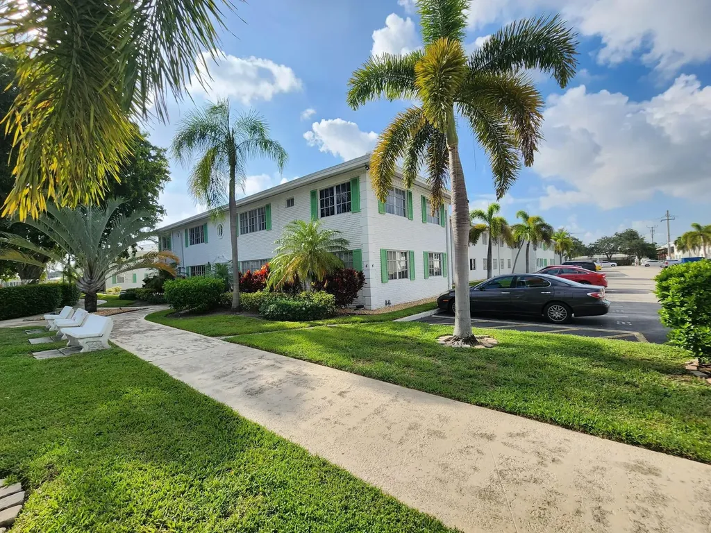 1821 NE 62nd Street Fort Lauderdale FL 33308