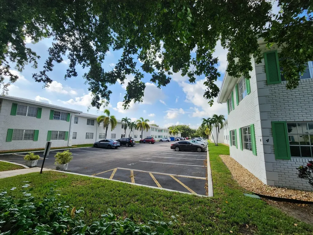 1821 NE 62nd Street Fort Lauderdale FL 33308