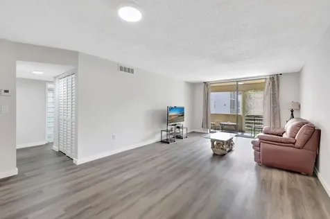 2800 Somerset Drive Lauderdale Lakes FL 33311