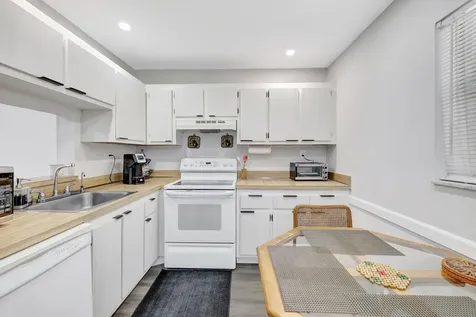 2800 Somerset Drive Lauderdale Lakes FL 33311