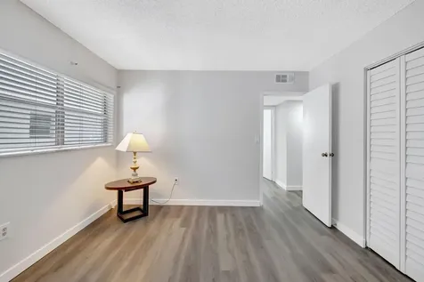 2800 Somerset Drive Lauderdale Lakes FL 33311