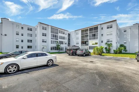 2800 Somerset Drive Lauderdale Lakes FL 33311