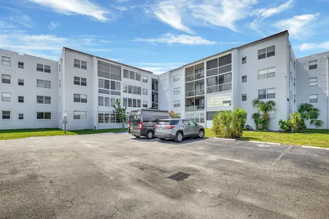 2800 Somerset Drive Lauderdale Lakes FL 33311