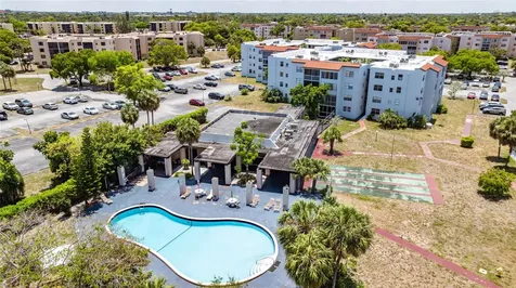 2800 Somerset Drive Lauderdale Lakes FL 33311
