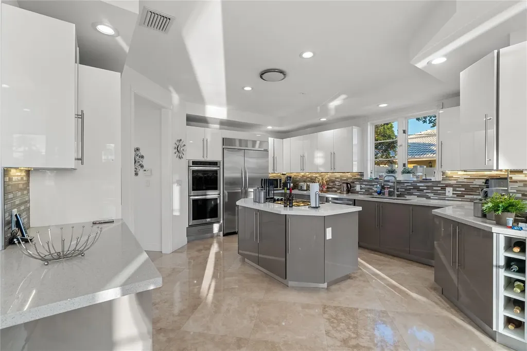 2833 NE 32nd Street Lighthouse Point FL 33064