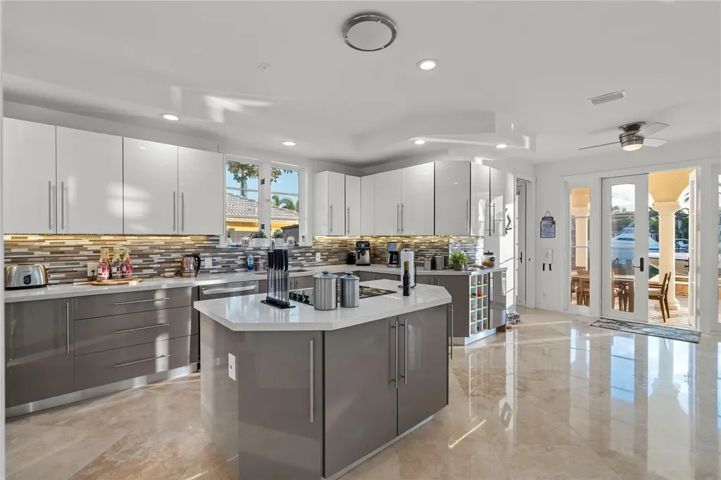 2833 NE 32nd Street Lighthouse Point FL 33064