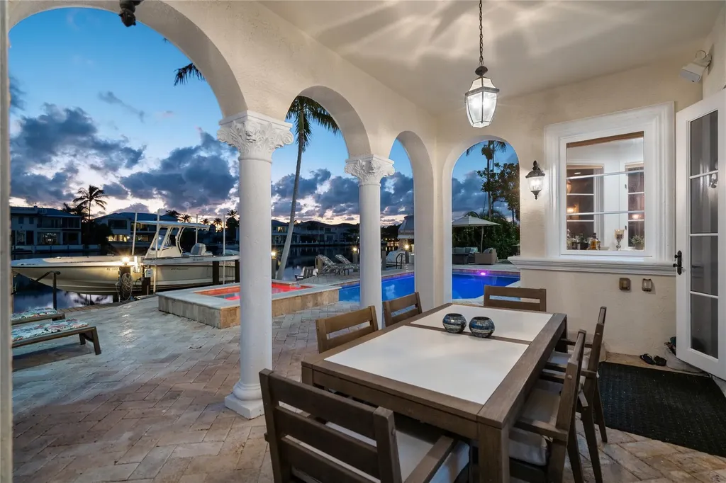 2833 NE 32nd Street Lighthouse Point FL 33064