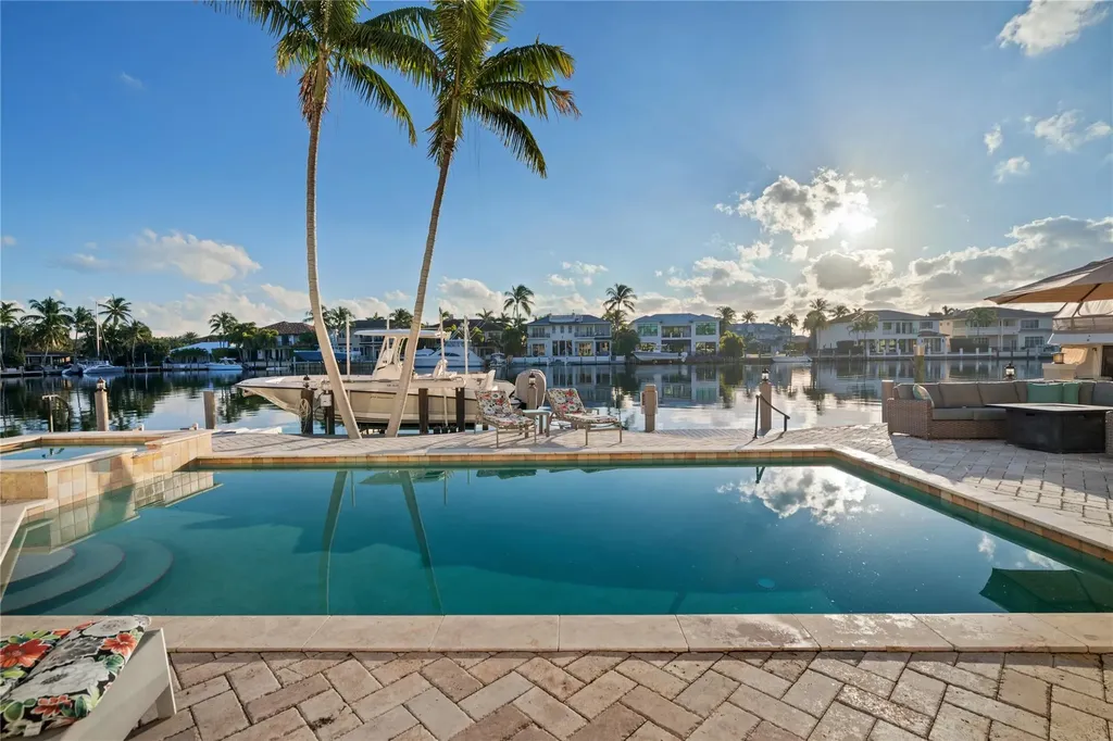 2833 NE 32nd Street Lighthouse Point FL 33064