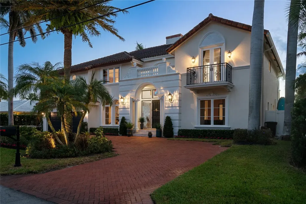 2833 NE 32nd Street Lighthouse Point FL 33064