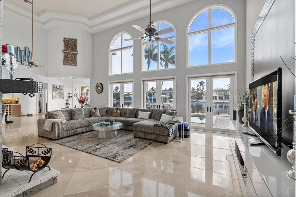 2833 NE 32nd Street Lighthouse Point FL 33064